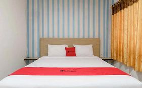 RedDoorz Plus @ Cemara Asri Medan